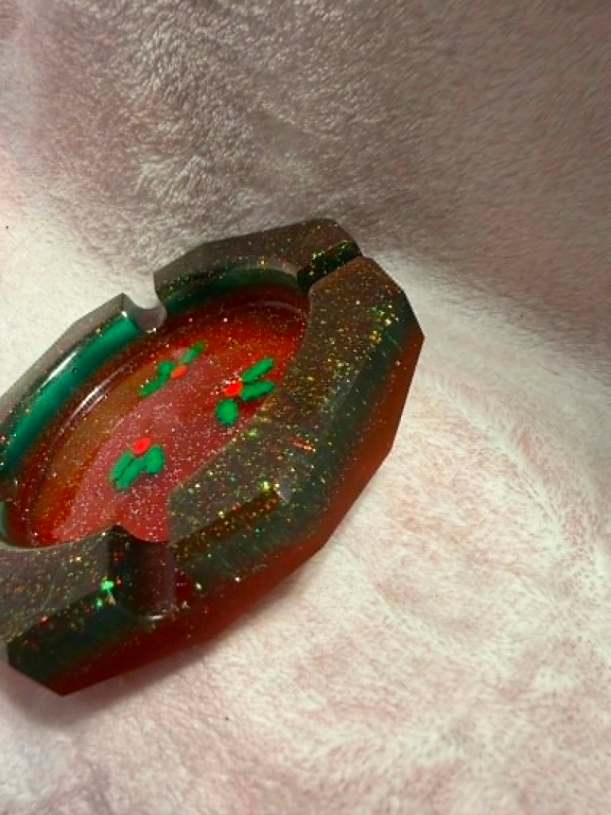 Red Glitter Mistletoe Octagonal Ashtray
